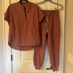 Figs Women's Jogger Set